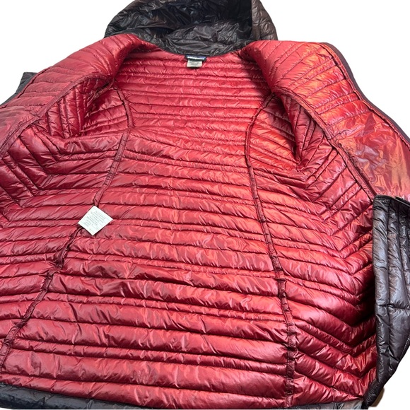 Patagonia Women’s Ultra lightweight Fiona Parka in Dark Ruby Size: S - Picture 8 of 16